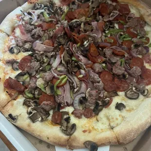#1 DAVID&apos;S COMBO hall white and half red sauce