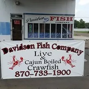 a sign for davidson fish company