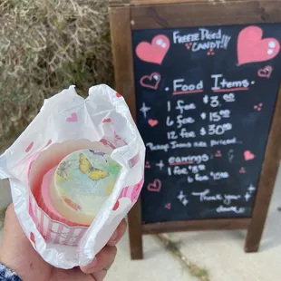 White chocolate w/ peanut butter DELIGHT !!...ONLY $3 !!...YUMM !!