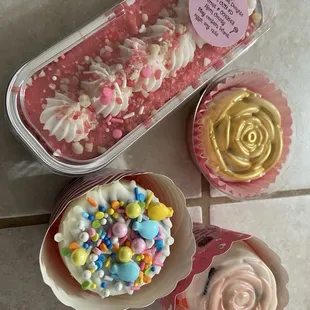 Birthday cake, peanut butter chocolate and I forgot the other flavor and the rectangle thing is strawberry shortcake