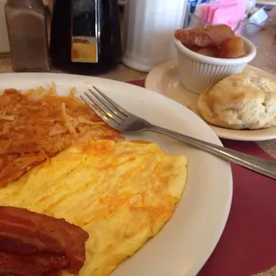 eggs, bacon, hash browns and biscuits