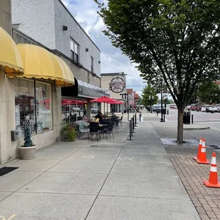 Lovely spot to sit outside and enjoy lunch!