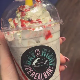 dessert, drink