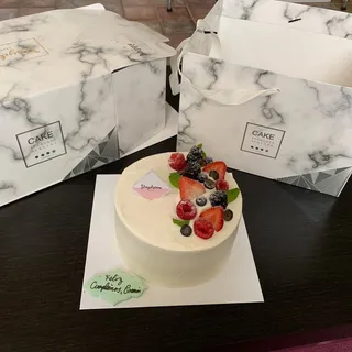 Strawberry Cream Cake 6"