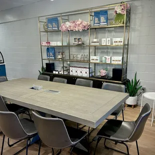 Plenty of table space and plug ins