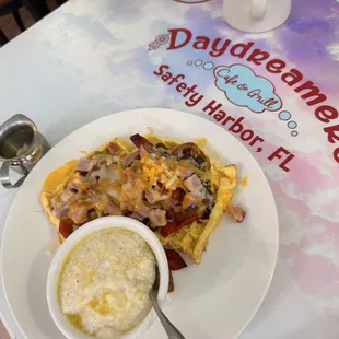 Western Womellete with grits