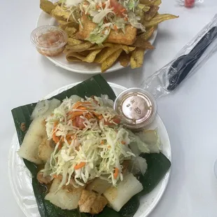 Chancho con yucca Tajadas verdes con queso