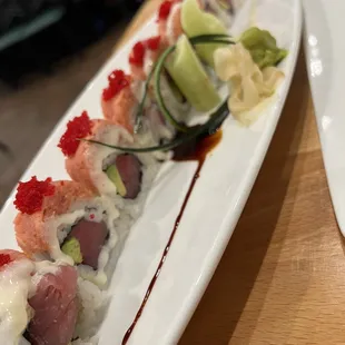 Tuna Lover: Tuna, avocado, spicy tuna, red tobiko