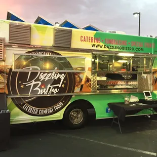 Yay, I found Dazzling Bistro truck!