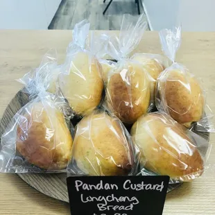 Pandan Longcheng bread