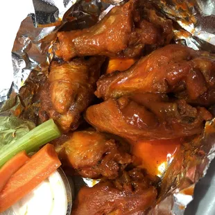 chicken wings, fried chicken wings, chicken wings and fried chicken, food, fried chicken, poultry, bbq chicken, chicken, bbq wings