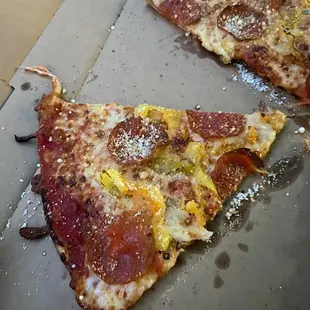 Well done pepperoni with banana peppers.