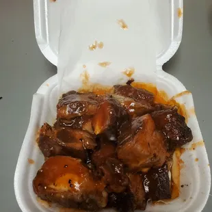 Small rib tip with sauce