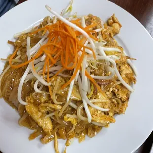 Chicken pad thai