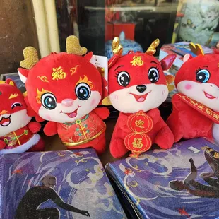 My sister chose the dragon with the pink nose!