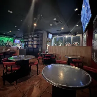 sushi and sashimi, interior