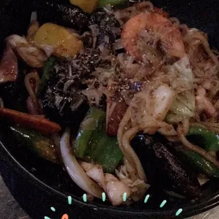 Stir-Fried Udon Noodle w/ Seafood