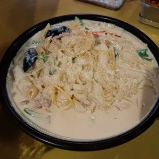 Seafood Cream Pasta and Rice Cake