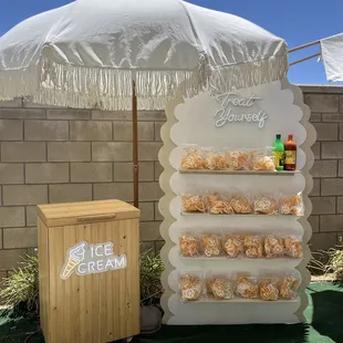 burritos and wraps, outside