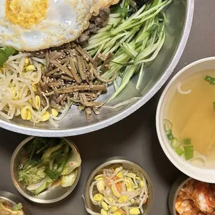 Dduk Bae Gi Hot Stone & Korean Kitchen 뚝배기 한식 반찬 전문점
