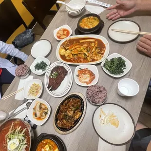 We ordered food.
