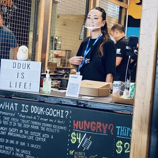 Hannahhandles her business