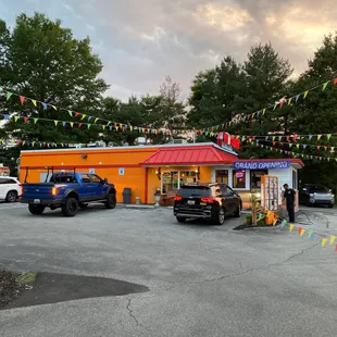 the outside of the restaurant