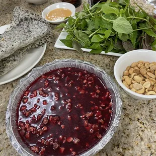 Tuyết canh, blood pizza