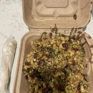 Special of the day was absolutely perfect with clean ground beef and bacon mixed with pasta.