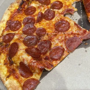 A picture of what was delivered to me as a fresh cooked pizza