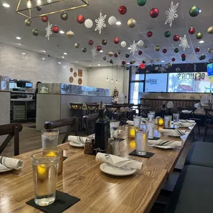 sushi and sashimi, interior