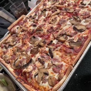Large Cheese, Sausage, Mushroom &amp; Onion