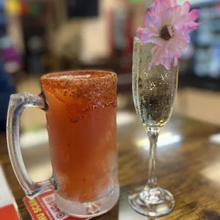 Dranks. Michelada and champagne