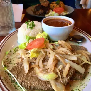 Bistec Encebollado