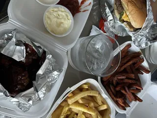 Yalla Burgers & Wings - Austin