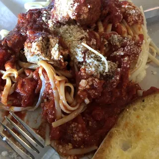 Spaghetti and Meatballs, Garlic Bread