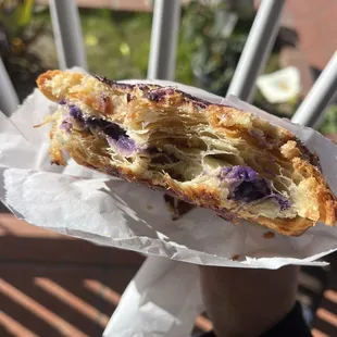 01/2025 Ube Croissant