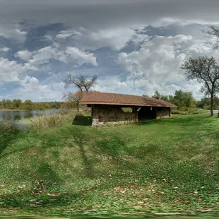 Shelter 360° view.