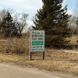 Welcome sign.