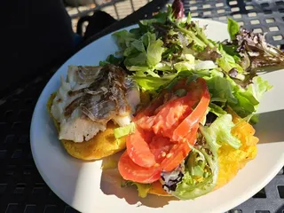 Ray's Wine Spirits Grill