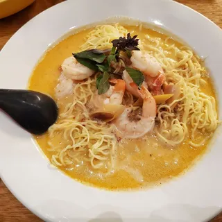 Thai Coconut Curry Noodle Soup (Khao Soi)