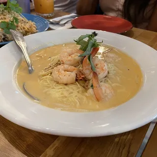 Creamy Coconut Lemongrass Pasta Shrimp