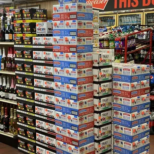 Hard seltzer's, Truly, Smirnoff, White Claws, High Noon, all flavors available!