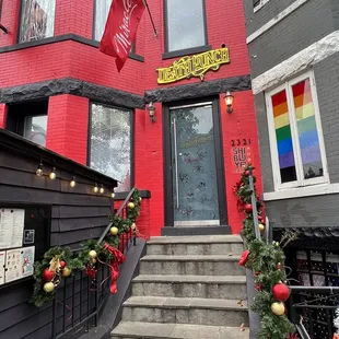 Welcoming steps up to the bar!