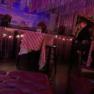 Super empty... but owner's def pressed about the 90 min rezzie time  failed attempt to improve poor ratings