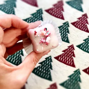 Peppermint bark bites