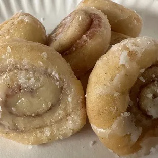 Mini cini / donut hole combo (not sure of the official title, but I do know that it needs to be your mouth).