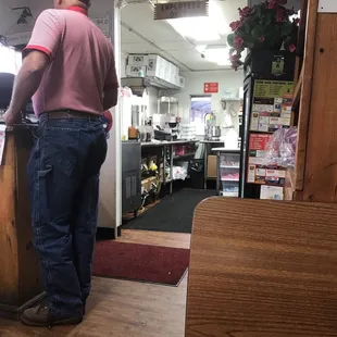 Busy kitchen, getting food out quickly
