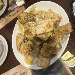 food, chicken wings and fried chicken