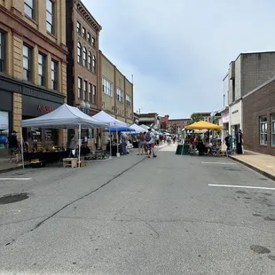 Farmer's market outside
